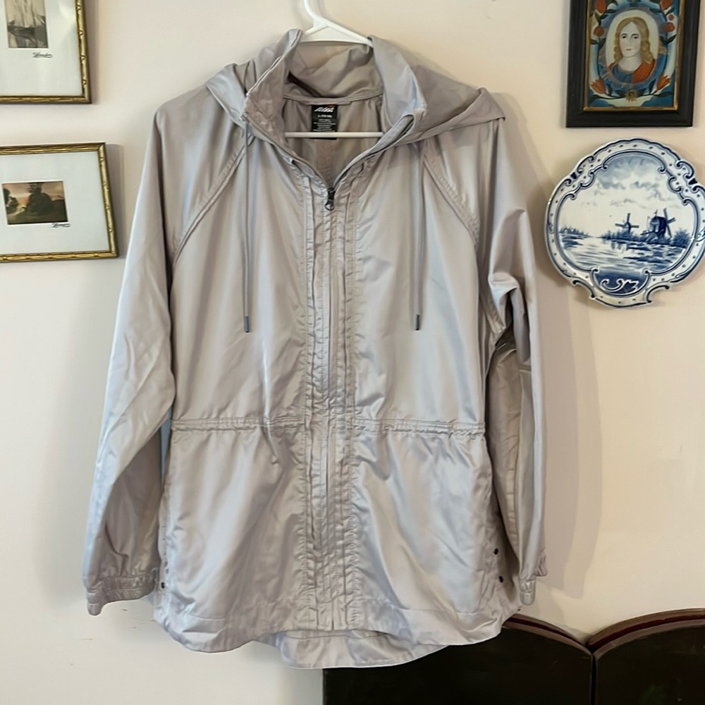 Avia Large Light Jacket in Tan
